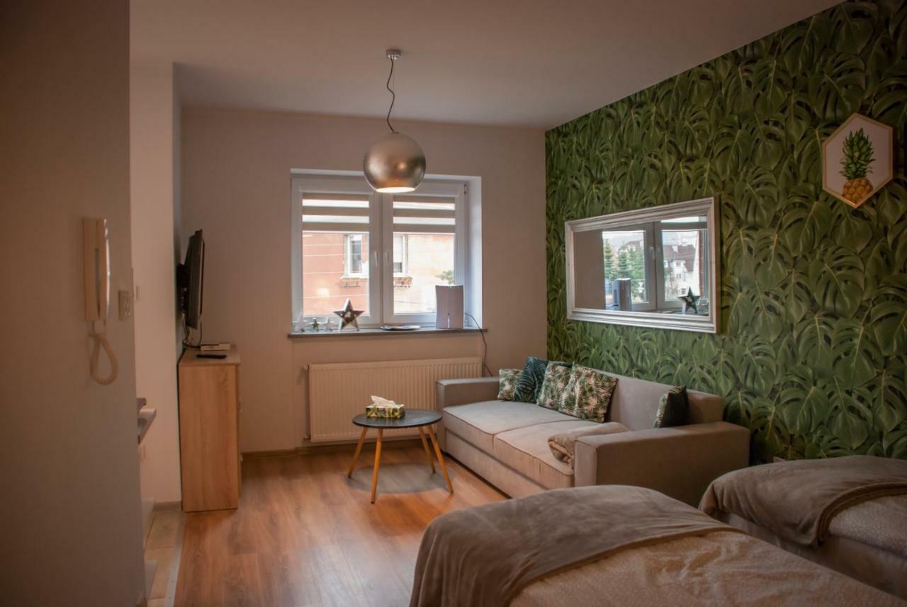 Noclegi "Boczna 5A" Apartamenty Goscinne Szczawno-Zdroj Extérieur photo