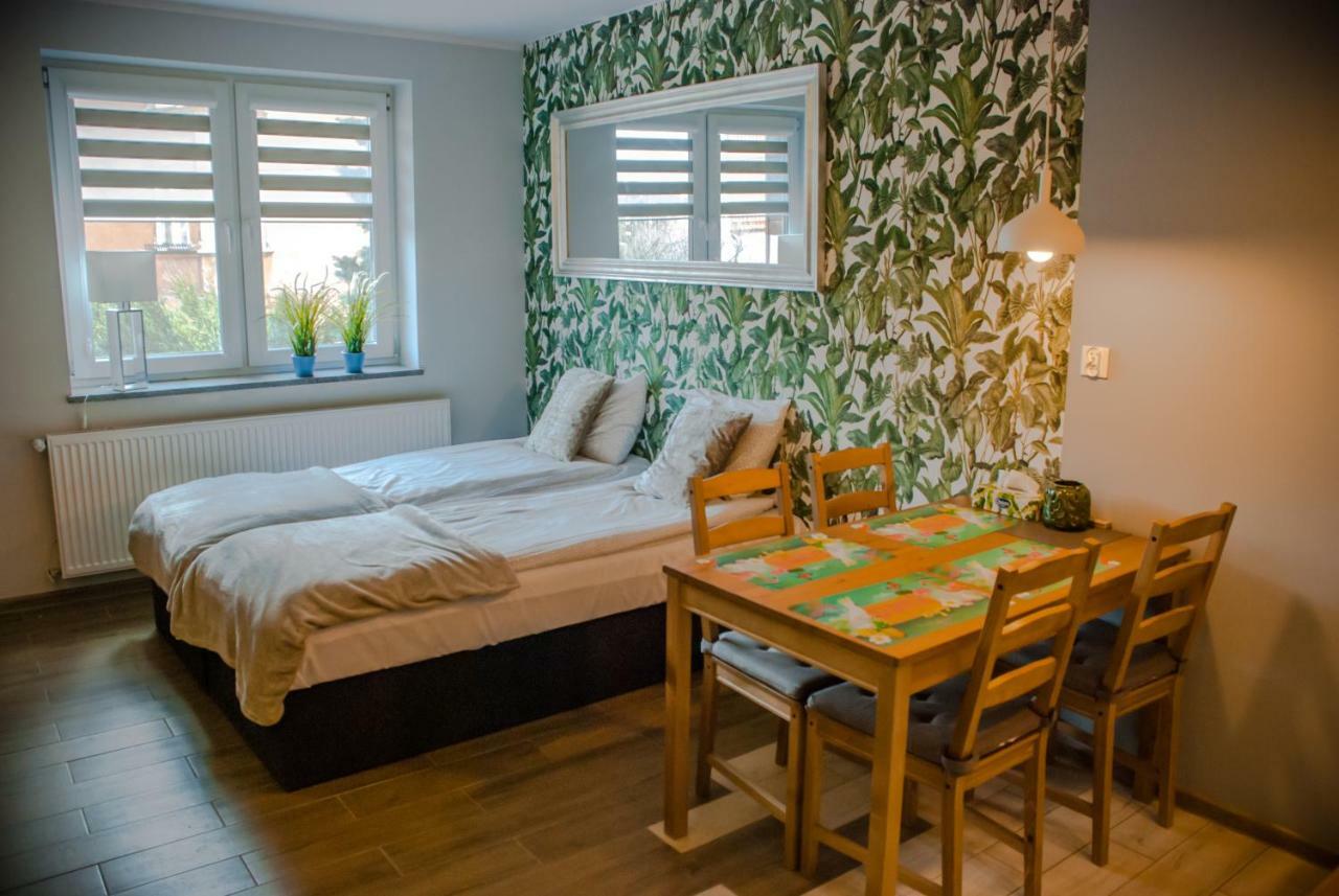 Noclegi "Boczna 5A" Apartamenty Goscinne Szczawno-Zdroj Extérieur photo