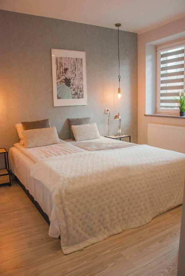 Noclegi "Boczna 5A" Apartamenty Goscinne Szczawno-Zdroj Extérieur photo